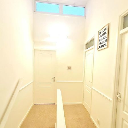 Havering Cosy Luxurious 3 Bedroom House, Free Parking, Free Wifi, Private Garden, Free Netflix מראה חיצוני תמונה